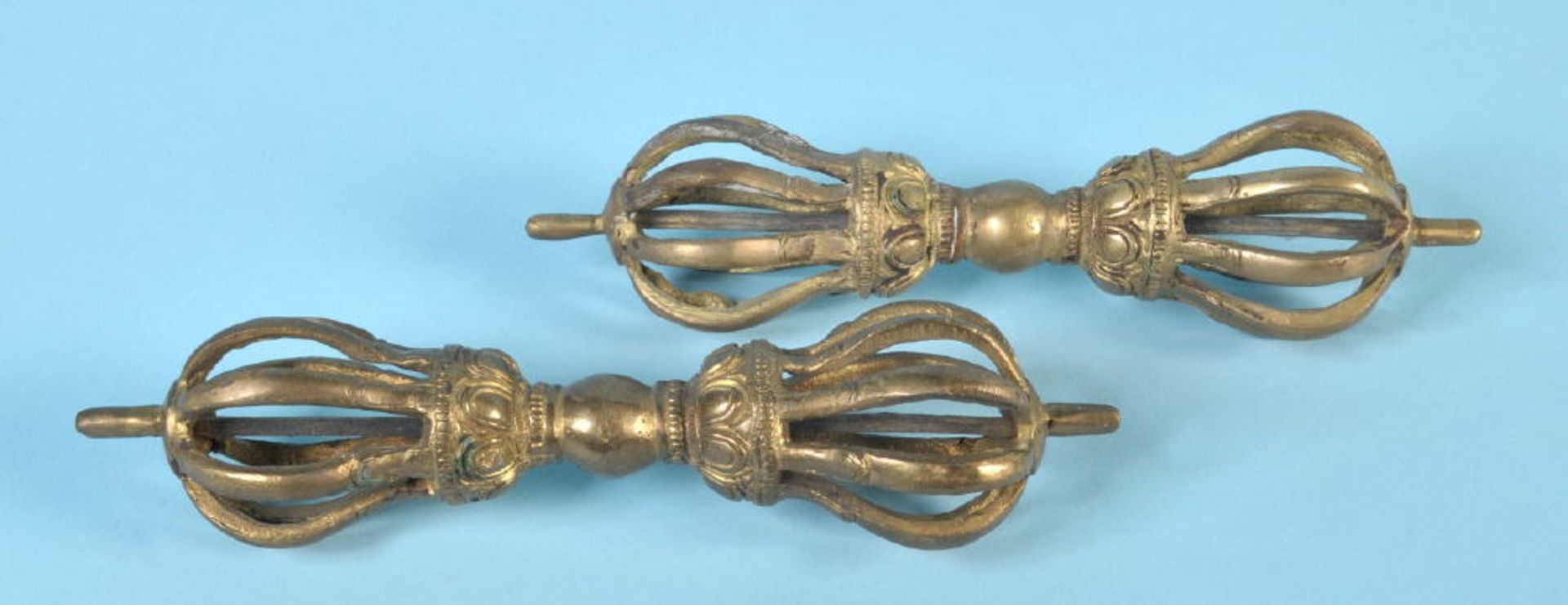 Buddhistische Ritualobjekte, 2 Stück - VajrasBronze, L= 17,5 cm