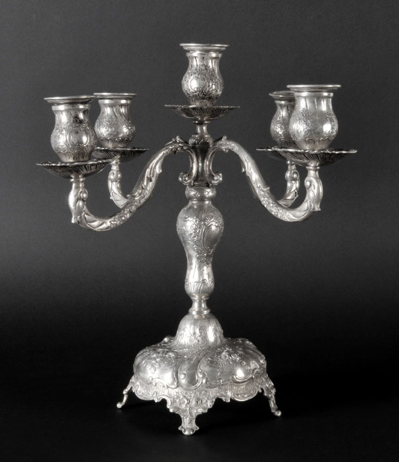 Kerzenleuchter, 5-flammig800 Silber, 1173 g, reich strukturiertes Blumen- u. Ornamentdekor,