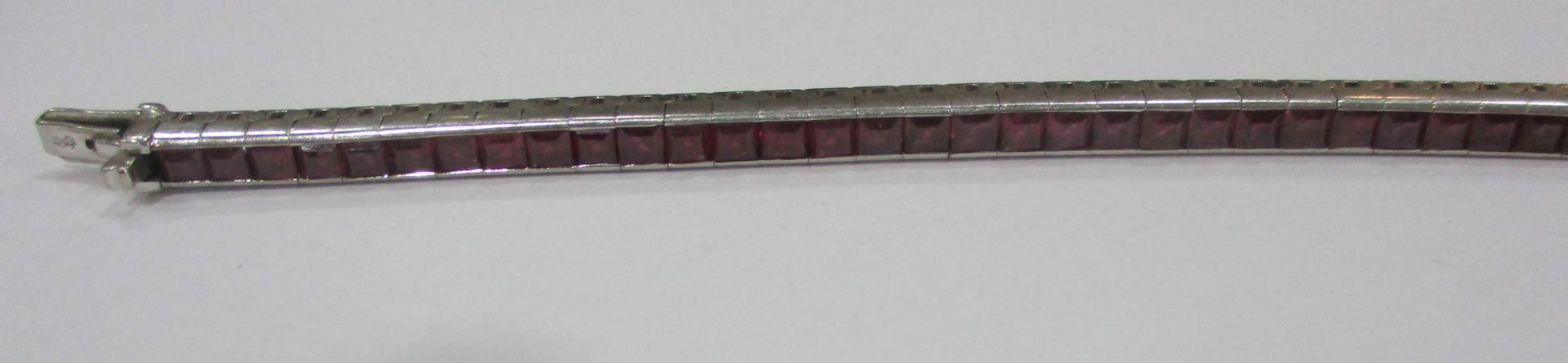 Armband - Streifenarmband750 WG, ca. 29 g, Rubin-Carrés ca. 12,19 ct., L= 18 cmArmband - - Image 2 of 9