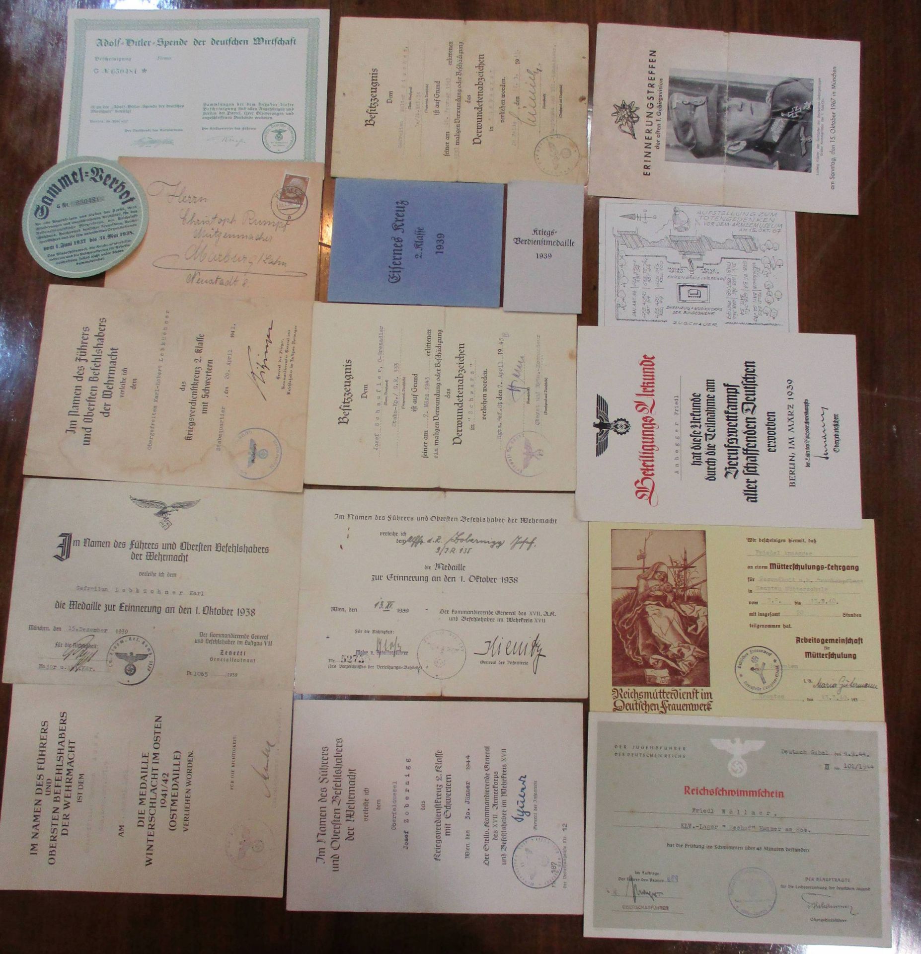 Dokumente, Konvolutu.a. Verleihungsurkunden, Besitzzeugnisse, Handschreiben, meist 3. Reich, im - Image 7 of 13