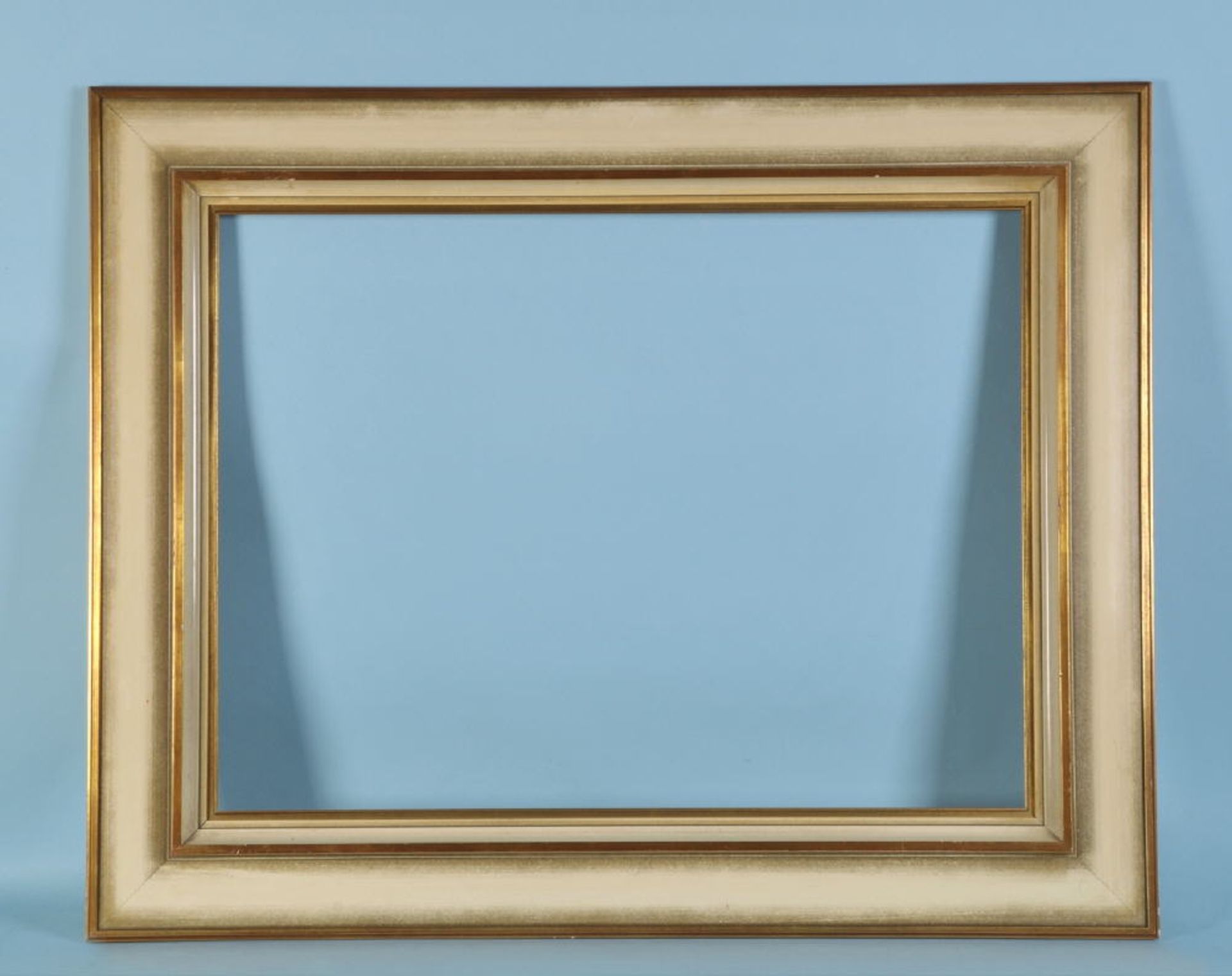 BilderrahmenHolz, weiß/goldfarben, profil. Form, Falzmaß 81 x 61,5 cm, Gesamt 101,5 x 82