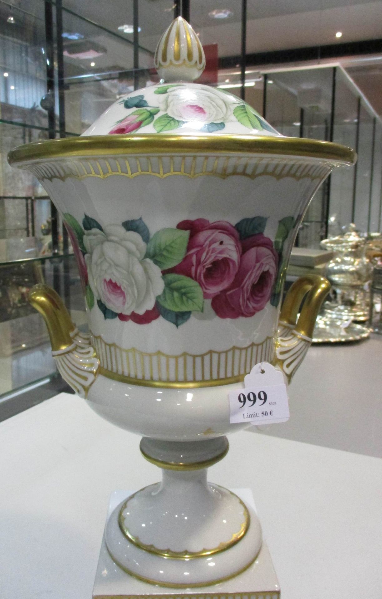 Amphorenvase mit Deckel "Rosenthal, Selb"Porzellan, handbemalt, Rosen- u. Golddekor, auf quadrat. - Bild 12 aus 14