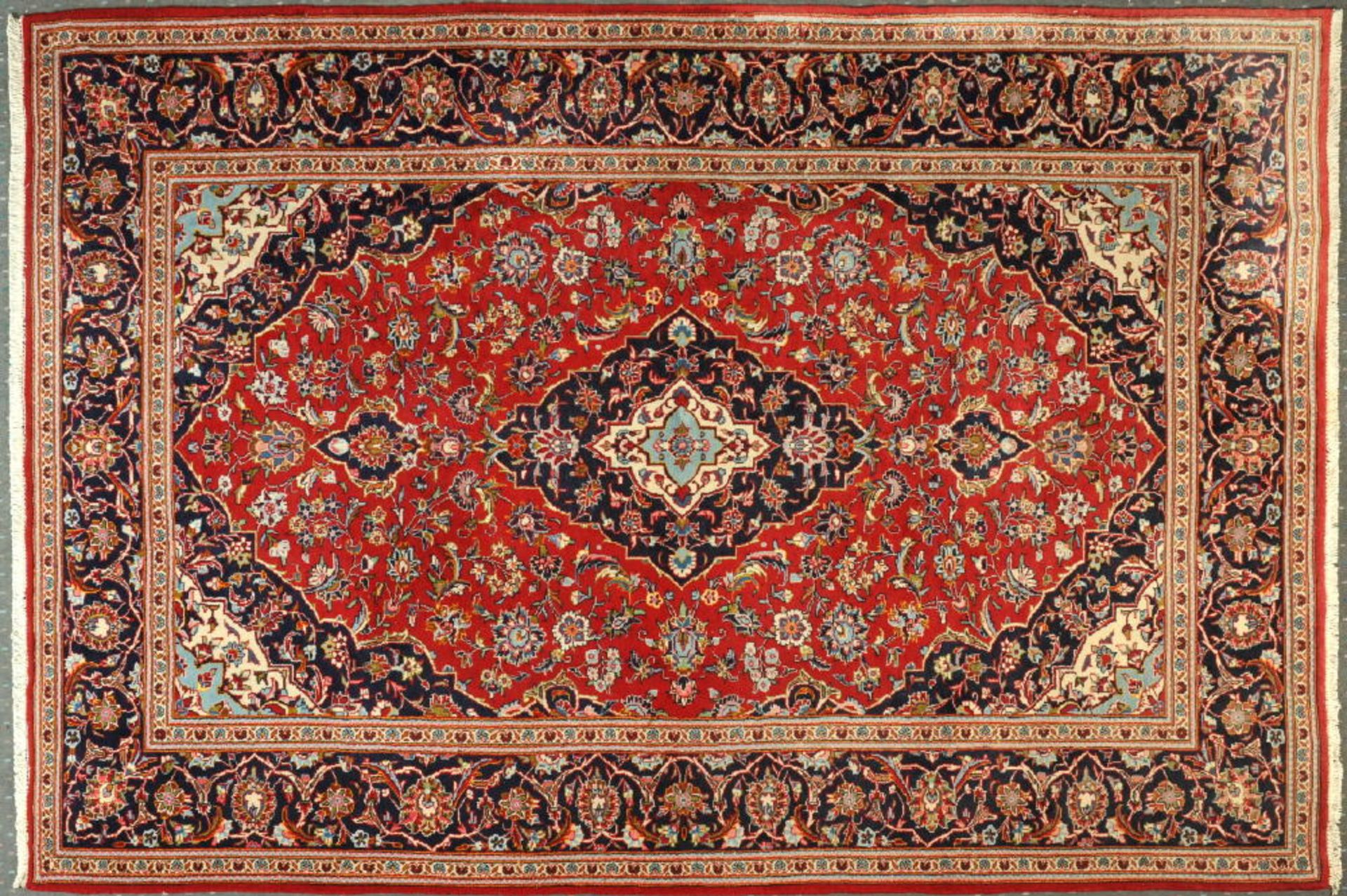 Keschan, Persien, 204 x 300 cmälter, Wolle, feine Knüpfung, rotgrundig, mehrfarb. Mittelstück,