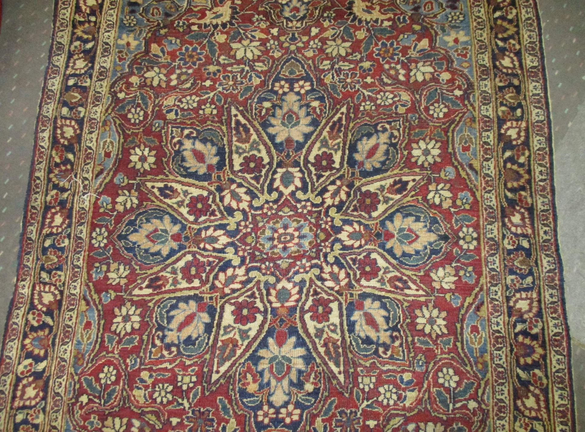 Isfahan, Persien, 120 x 192 cmalt, Wolle, feine Knüpfung, Pflanzenfarben, rotgrundig, großes, - Bild 5 aus 7