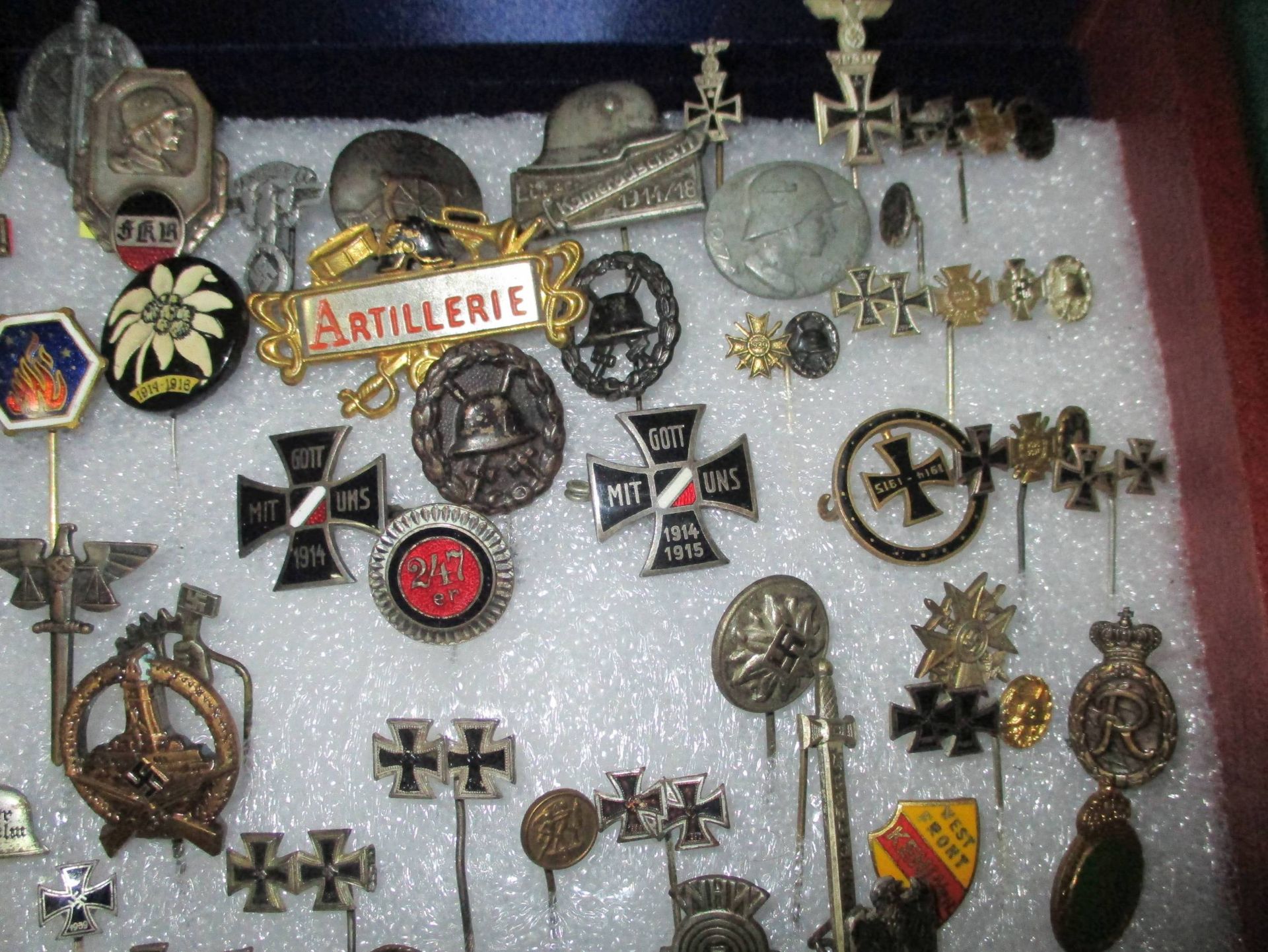 Anstecknadeln und Kleinabzeichen, ca. 120 Stückversch. Materialien, 3. ReichAnstecknadeln und - Bild 3 aus 5