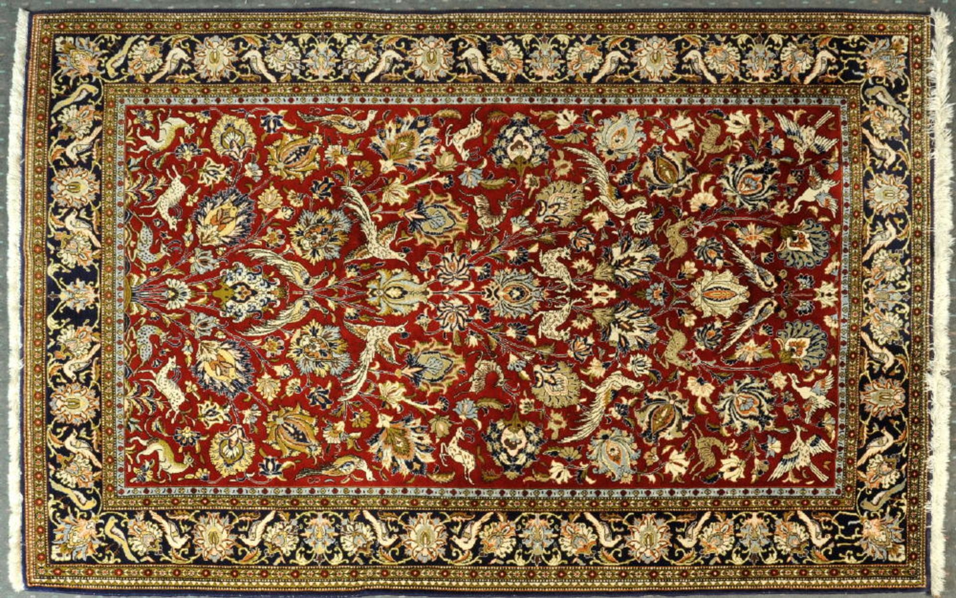 Ghoum, Persien, 141 x 214 cmälter, Wolle mit Seide, sehr feine Knüpfung, rotgrundig,