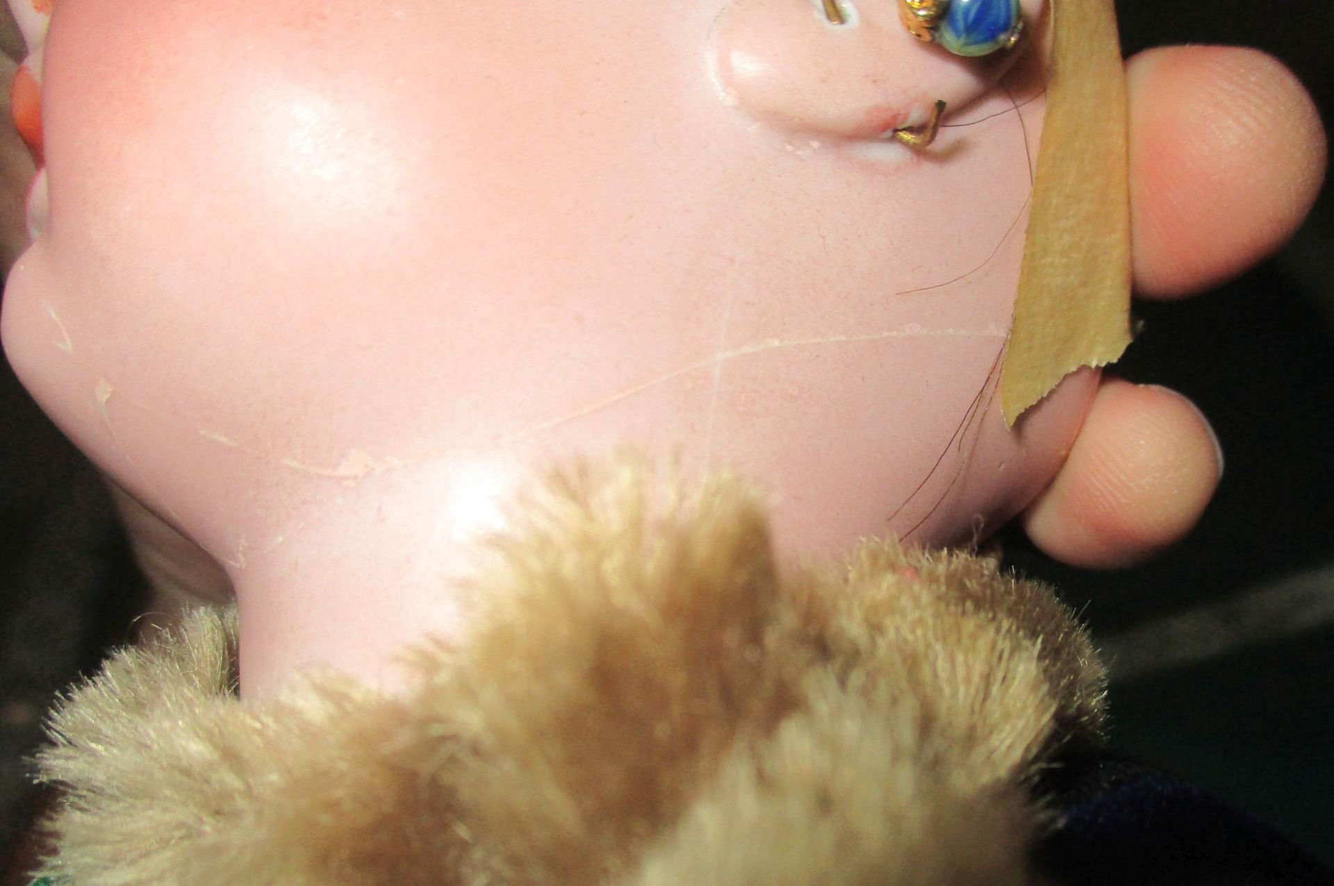 Puppe - MädchenKopf Porzellan, Glasaugen, offener Mund, durchstochene Ohren - Bild 13 aus 13