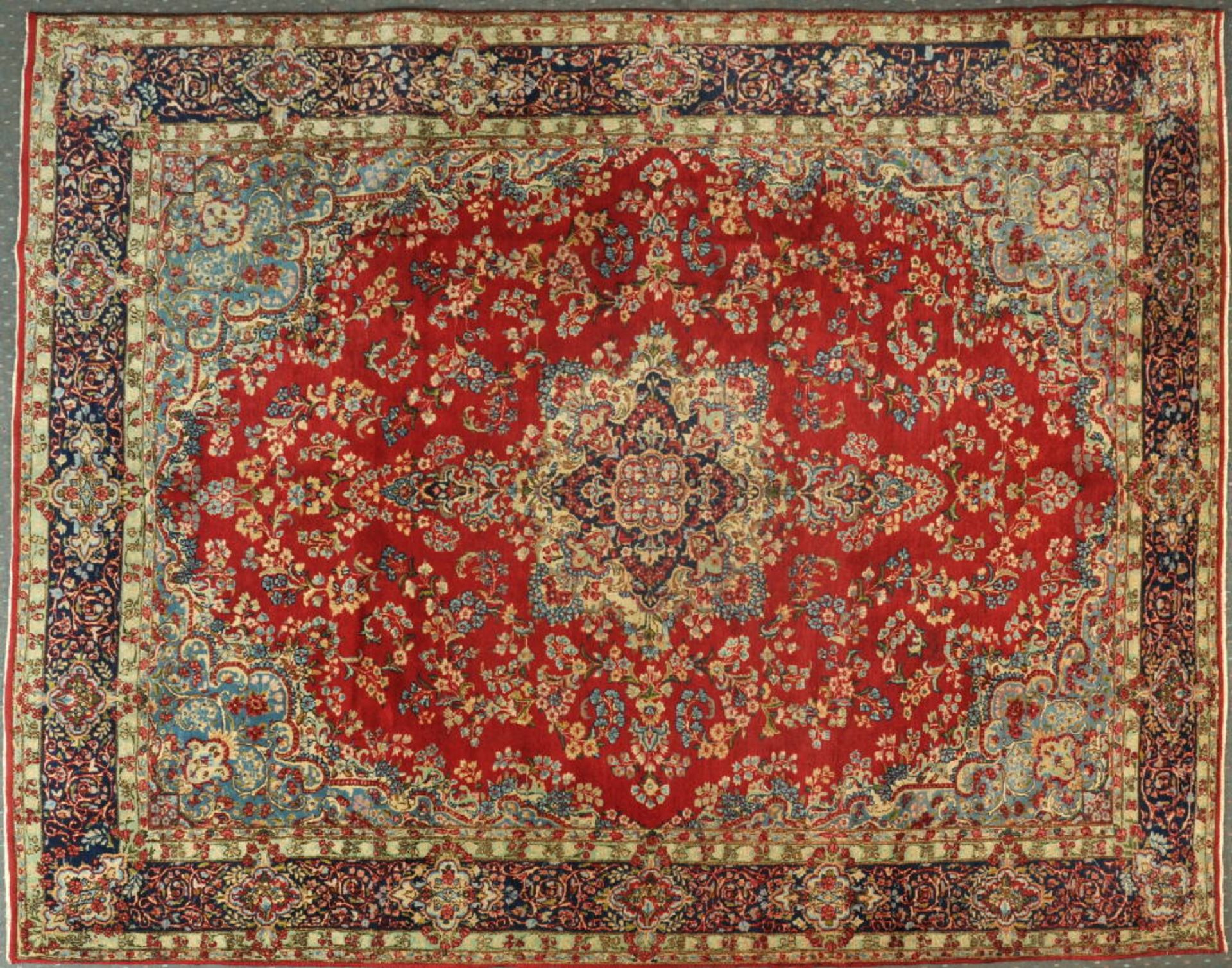 Kirman-Royal, Persien, 245 x 330 cmälter, Wolle, feine Knüpfung, rotgrundig, großes, mehrfarb.