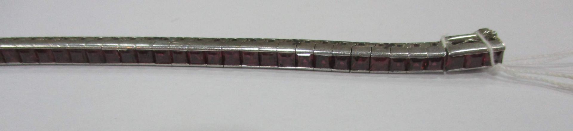Armband - Streifenarmband750 WG, ca. 29 g, Rubin-Carrés ca. 12,19 ct., L= 18 cmArmband - - Bild 8 aus 9