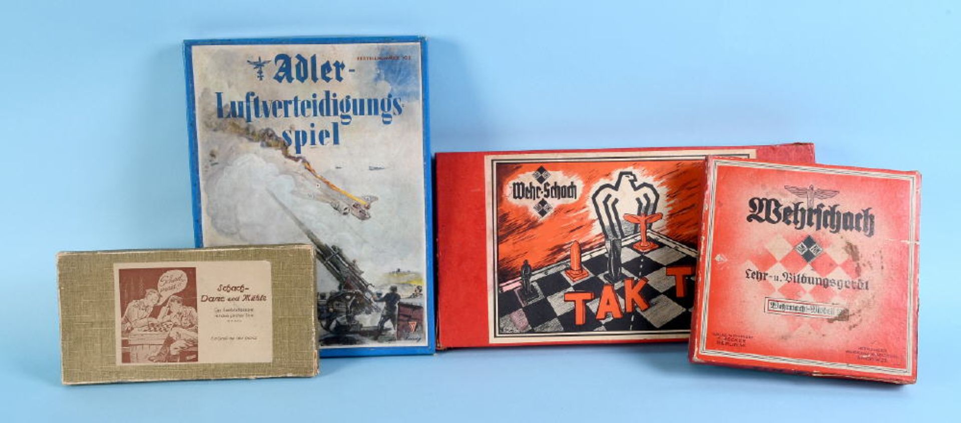 Brettspiele, 4 Stück2x Wehrschach "Tak-Tik", je 1 Adler-Luftverteidigungsspiel, Schach- Dame und