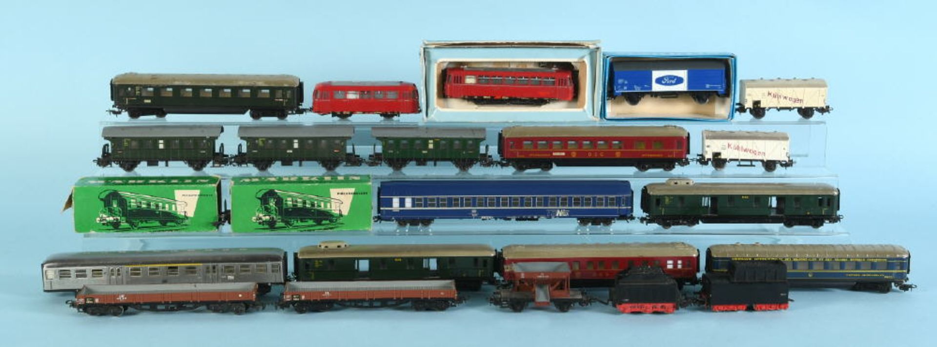 Märklin - Personen- und Güterwagen, 22 Stück