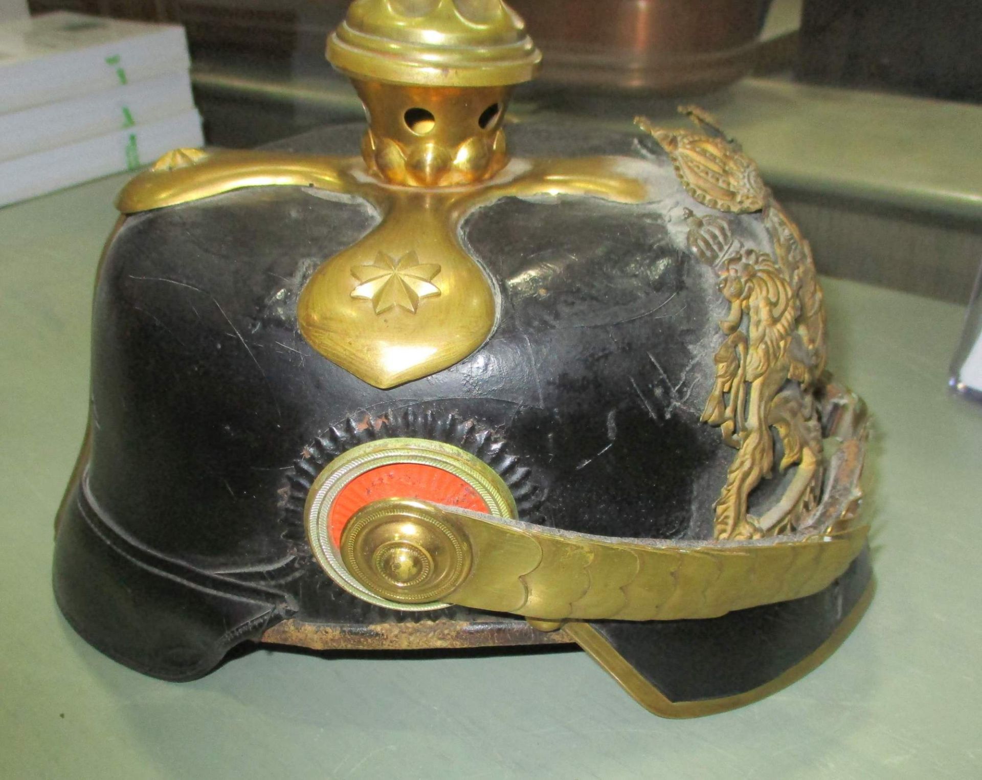 Bayerische Offiziers-Pickelhaube - Bild 2 aus 6