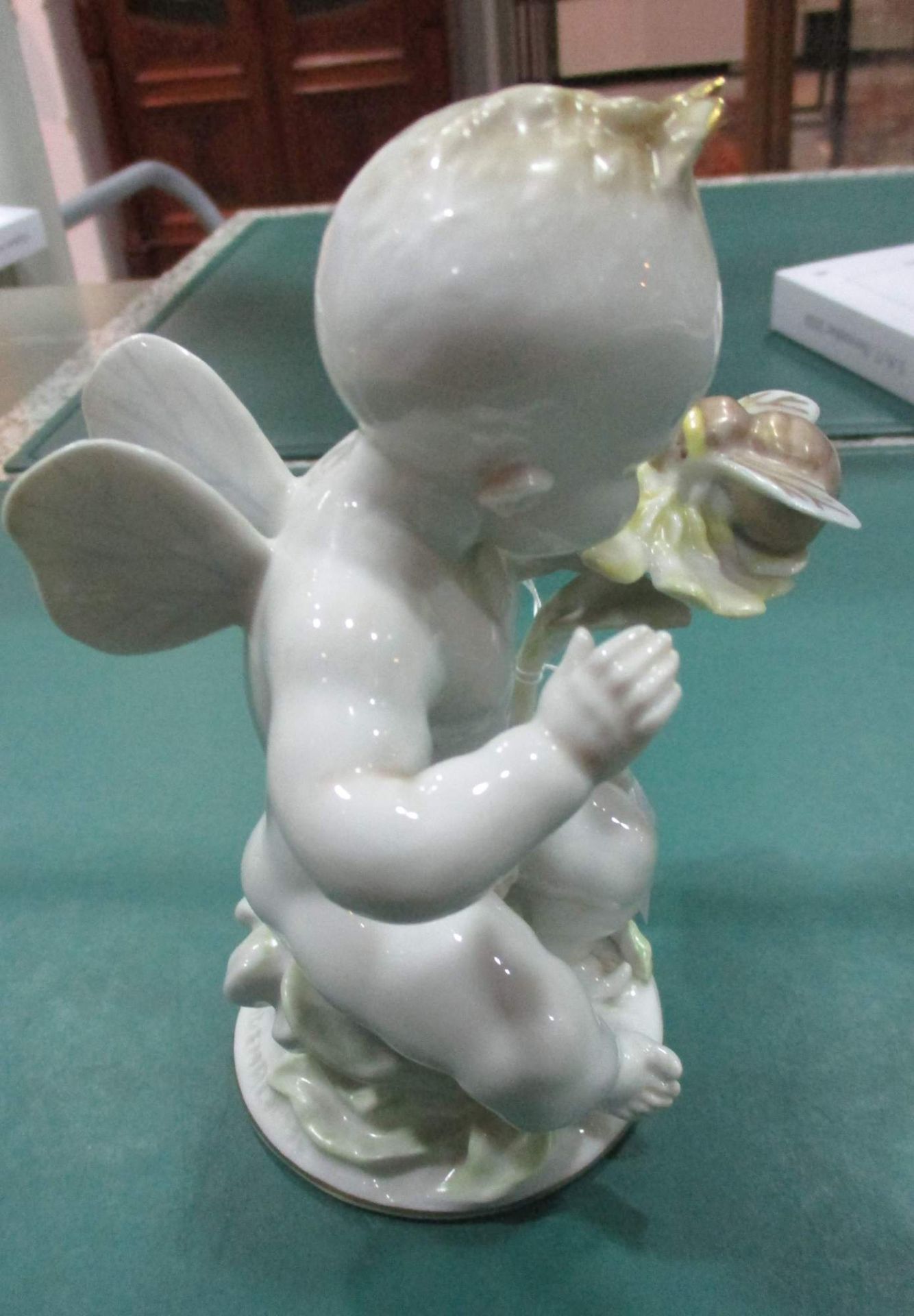 Figur - Kleine Elfe mit Blume und Hummel "Rosenthal, Selb" - Bild 4 aus 8