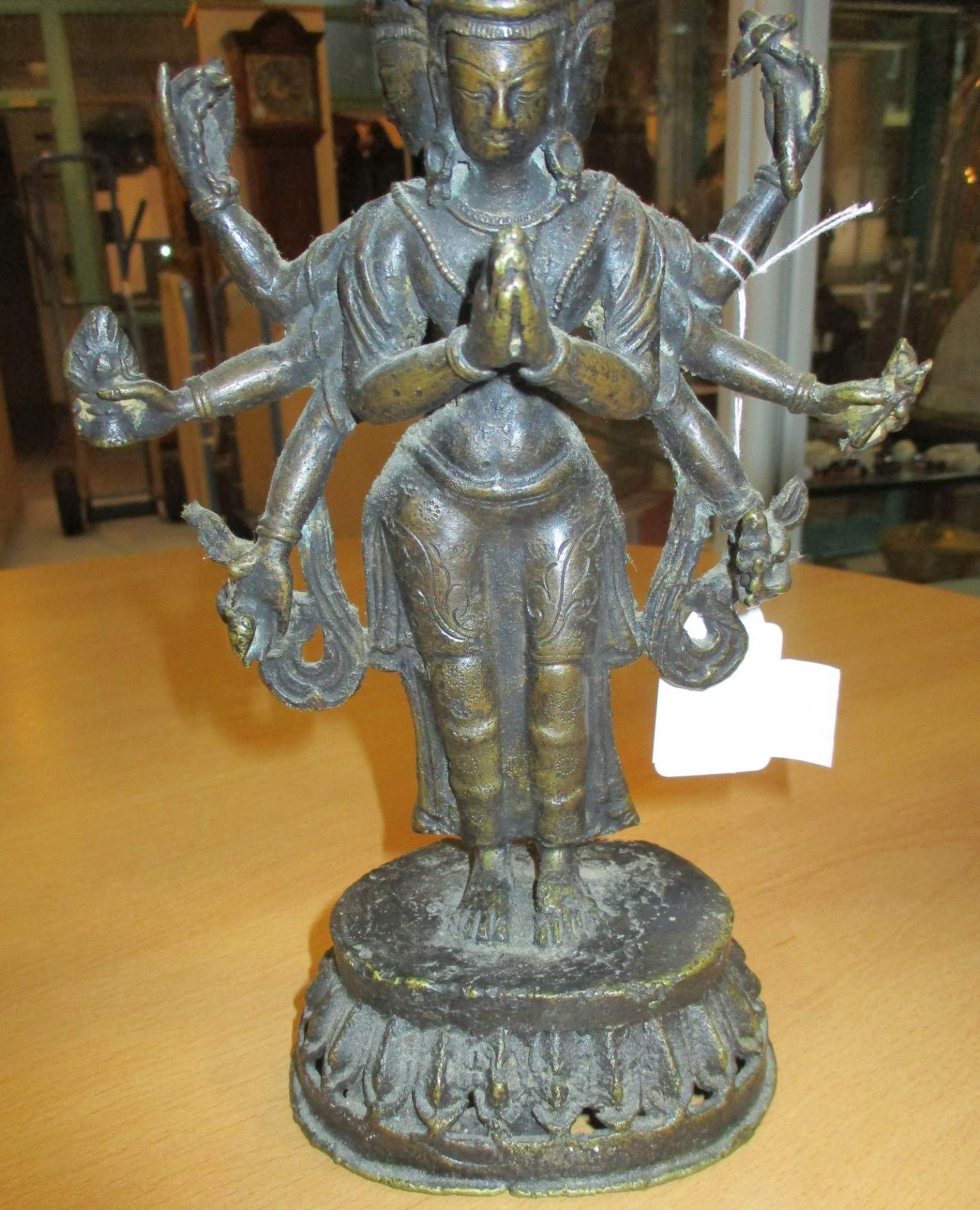 Bodhisattva Avalokitesvara - Bild 3 aus 8