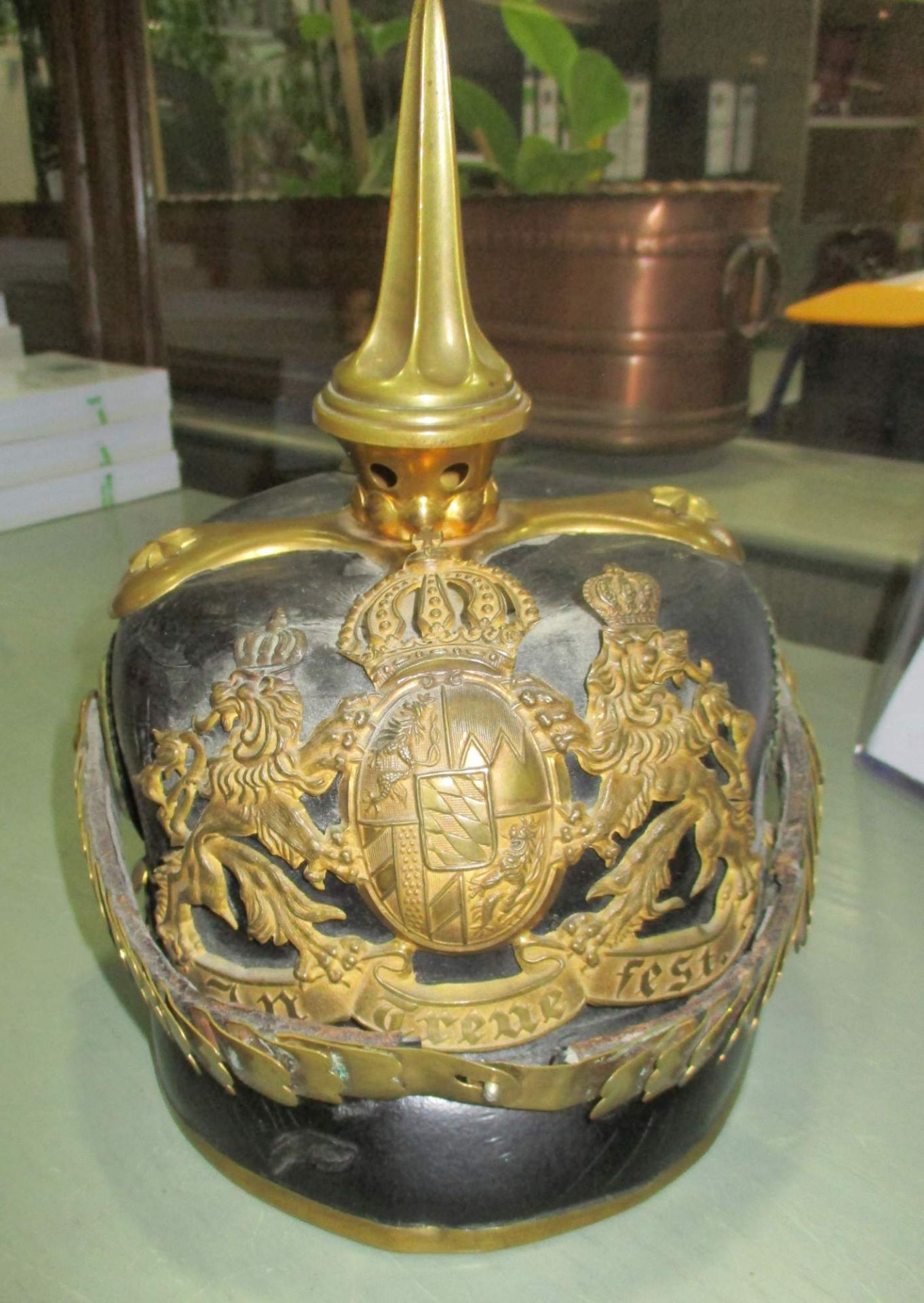 Bayerische Offiziers-Pickelhaube - Bild 4 aus 6