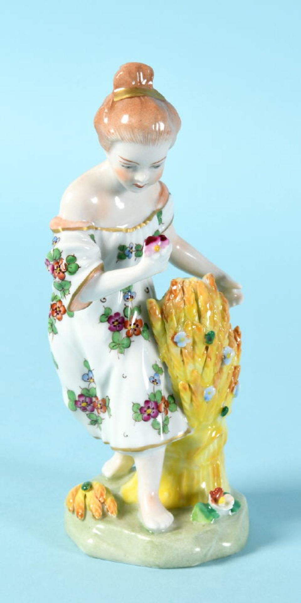 Figur - Mädchen mit Ähren "Sitzendorf"