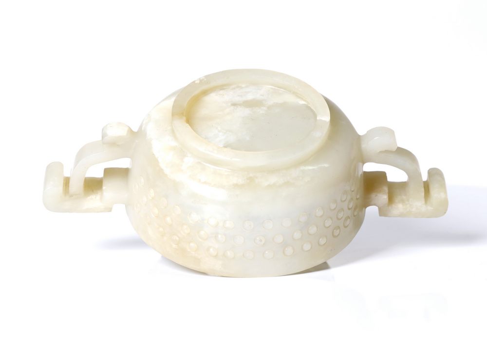 an antique Chinese ming dyn. Fine white jade, archaic style censer - Image 2 of 2