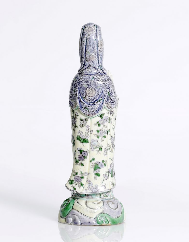 Chinese porcelain qing dynasty Guanyin. Lilac and green colors - Image 2 of 3