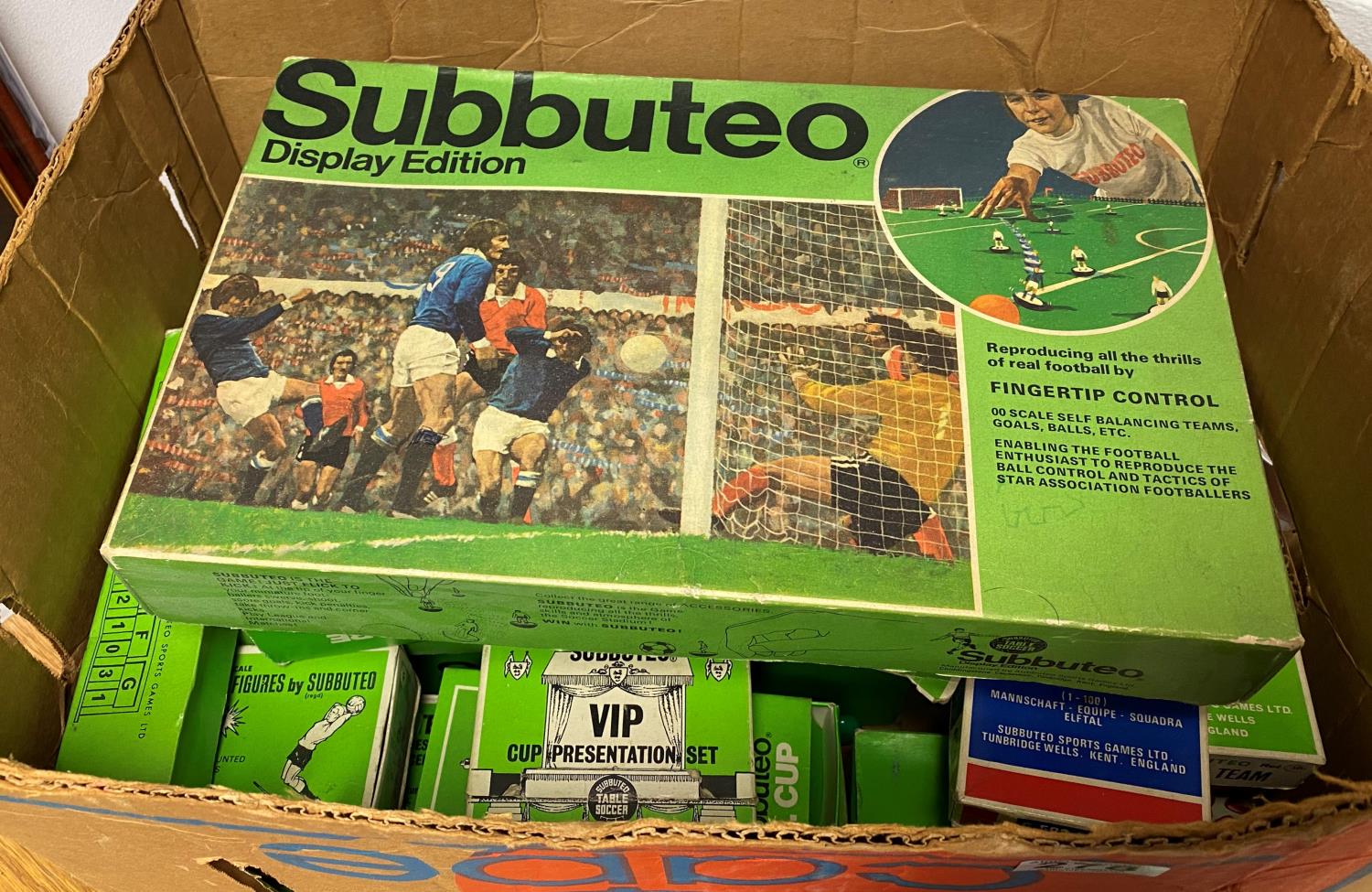 Large collection early 70s Subbuteo teams and displays