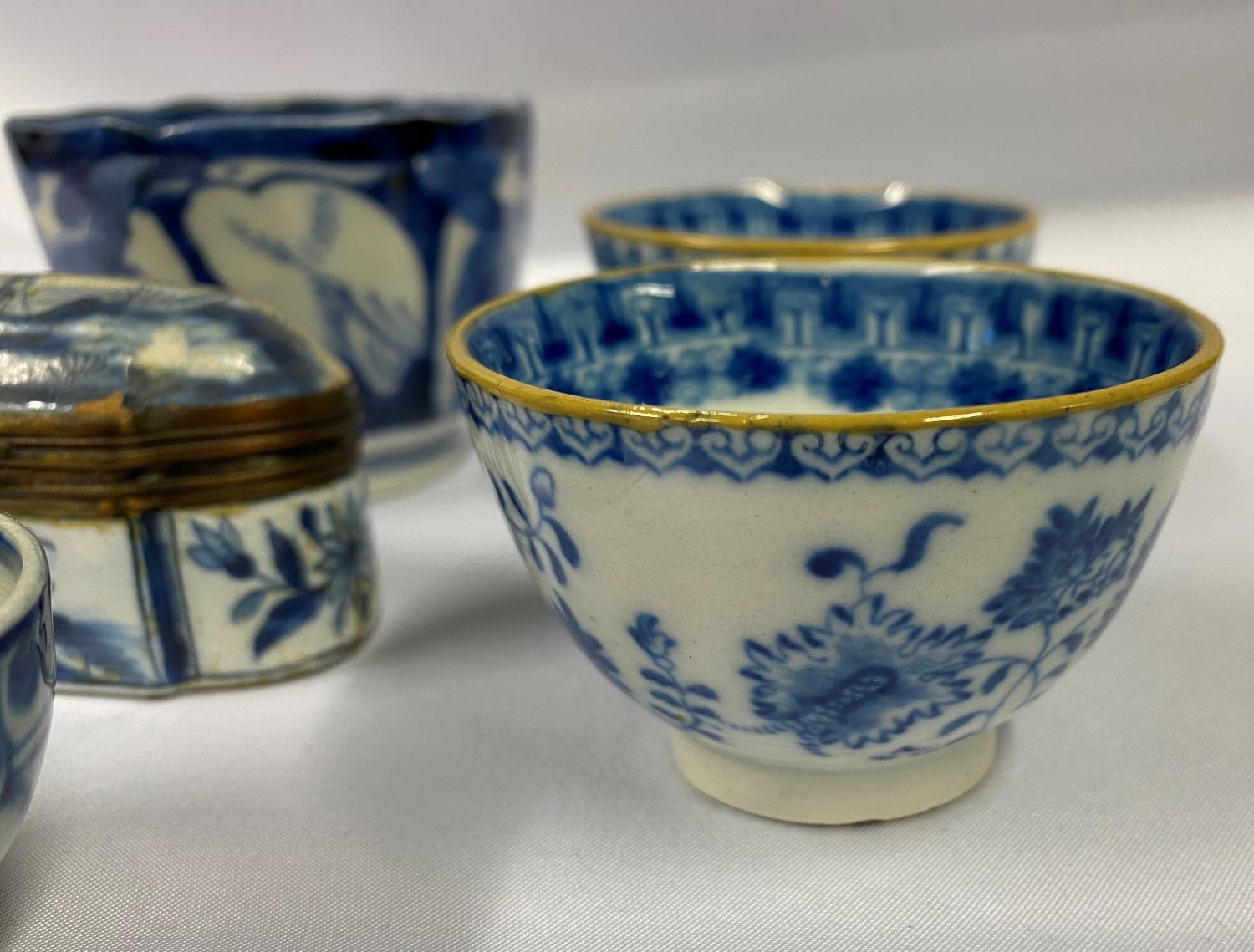 Early Delft snuff box with 4x chinese bowls - Image 2 of 9