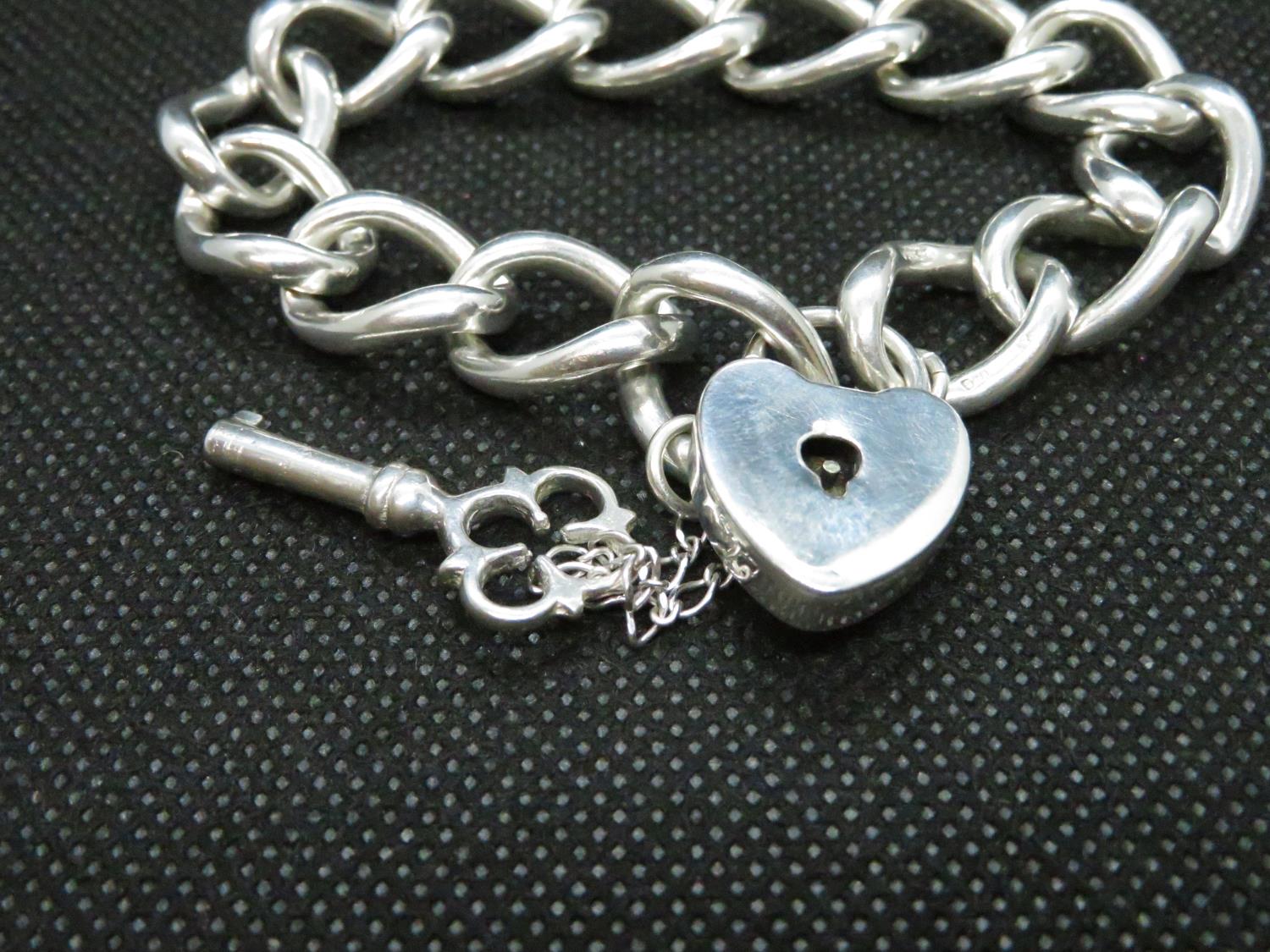 Silver bracelet with key and padlock 31g - Image 2 of 2