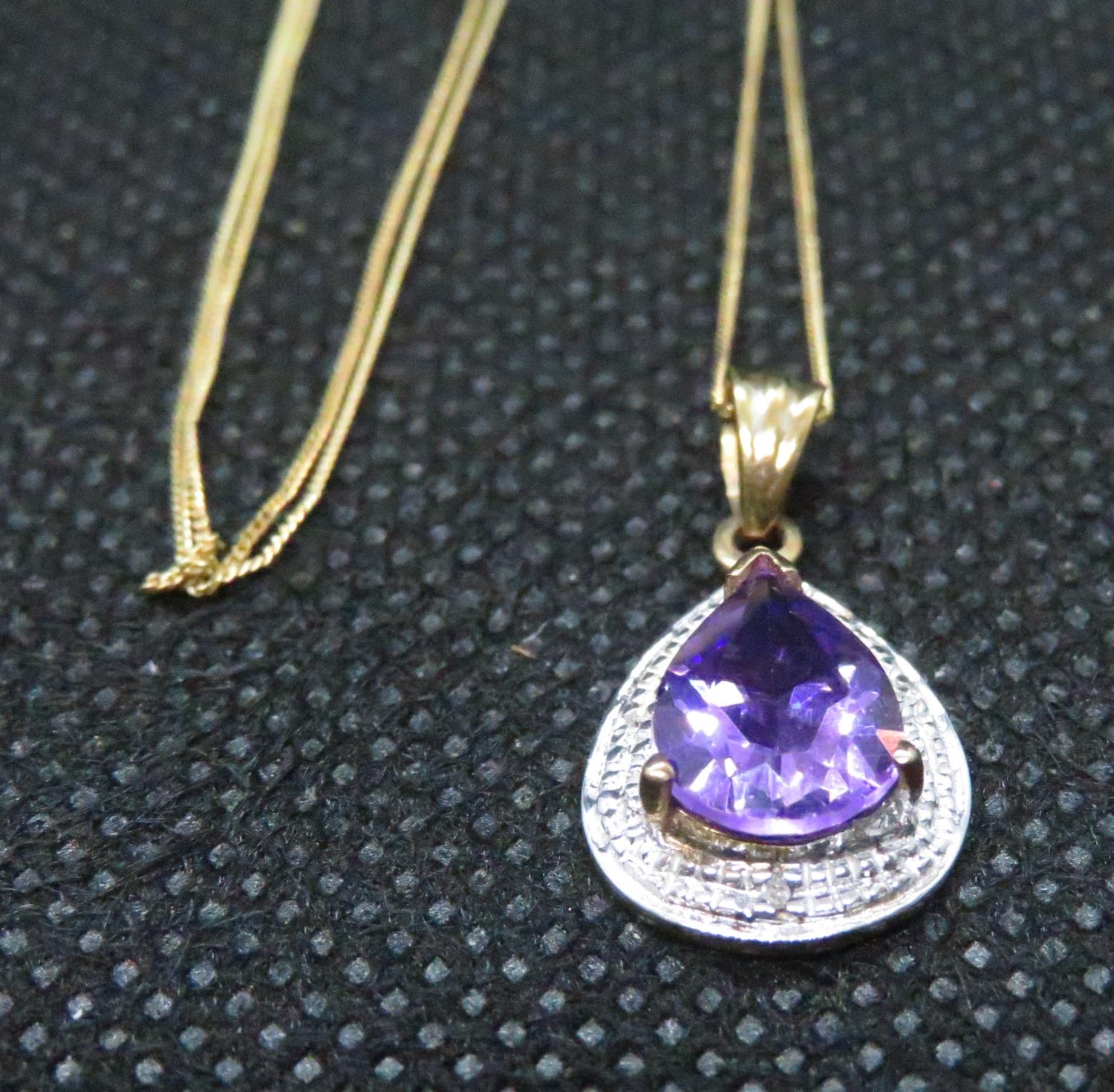9ct amethyst pendant with gold chain - Image 2 of 2