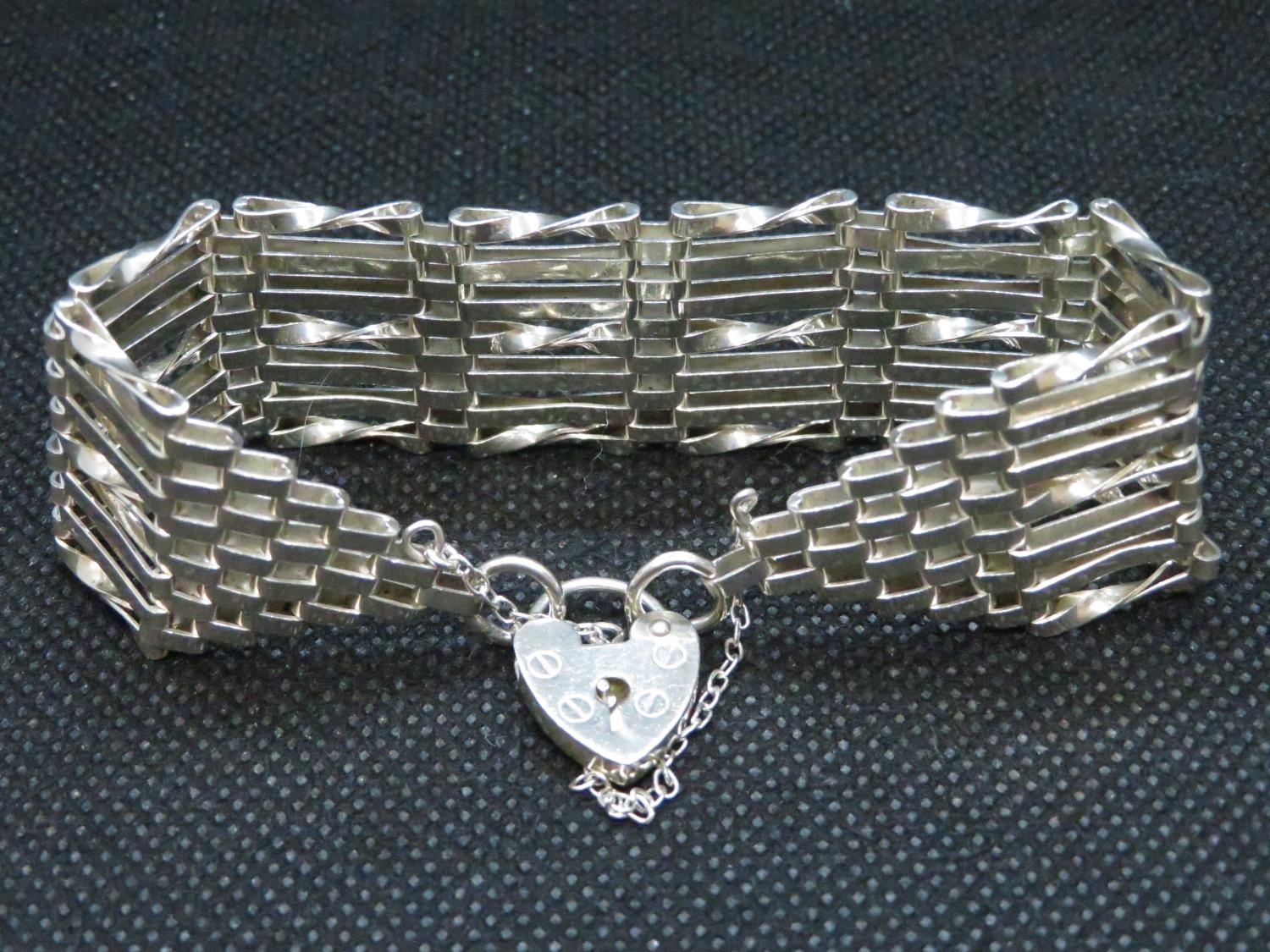 Vintage silver 7bar gate bracelet with padlock and chain HM London 1979 23g