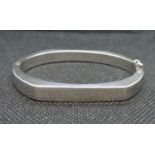 Unusual silver oviod shaped hollow bangle 925 16g