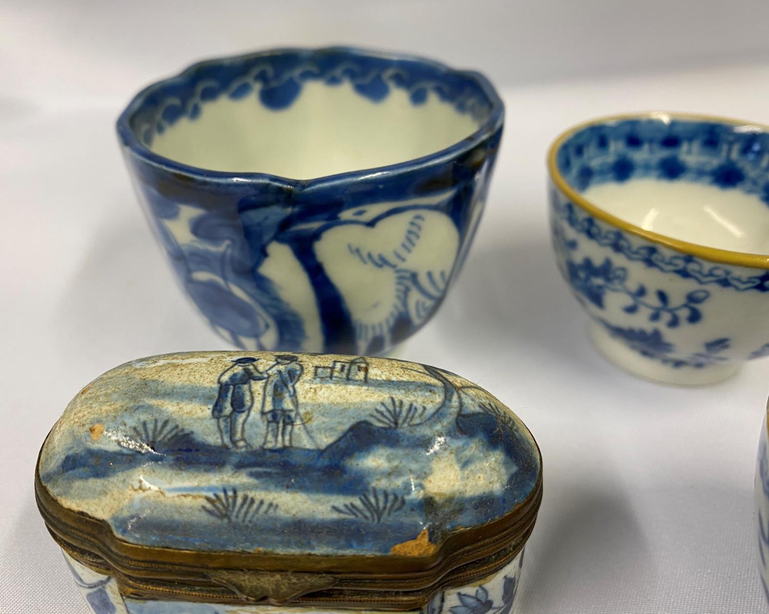 Early Delft snuff box with 4x chinese bowls - Image 3 of 9