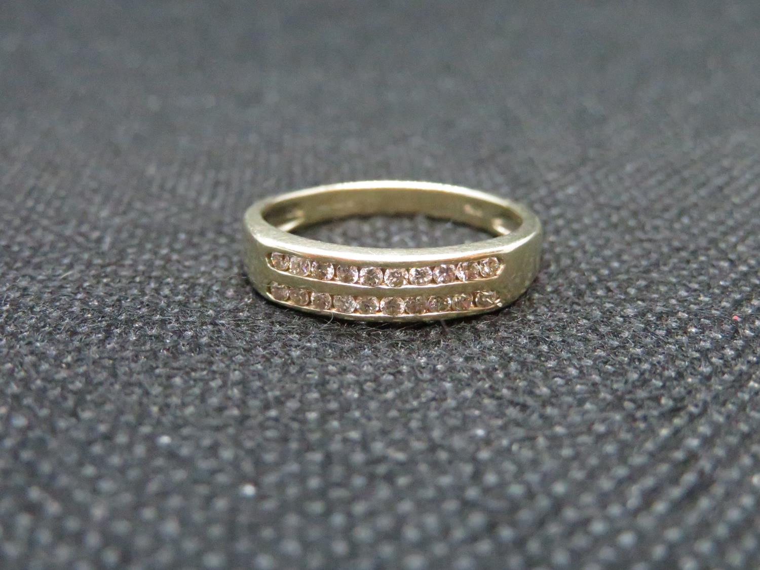 18ct gold double row eternity ring set with 20 brilliant cut diamonds - Image 3 of 3