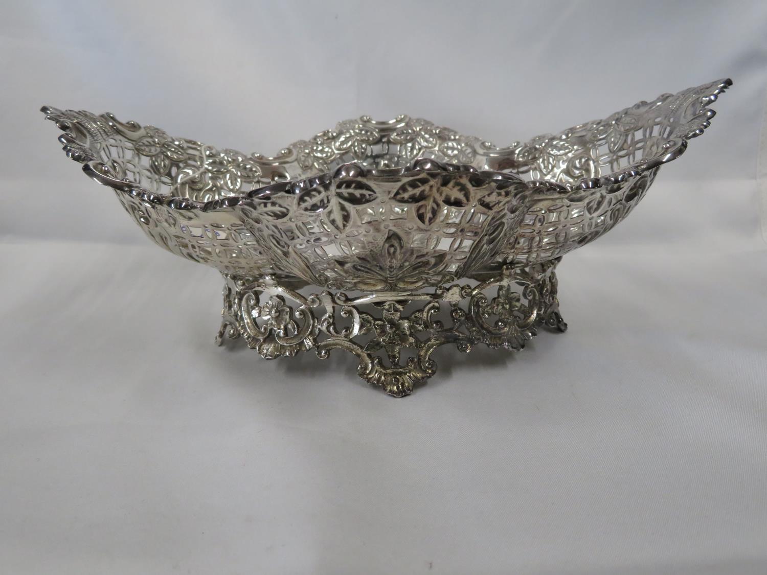 Pair of bon bon dishes 1x Sheffield 1903 1x Sheffield 1902 excellent condition 698g total weight for - Image 4 of 4