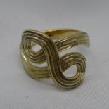 Italian stylised gold on silver lover's know ring size U 5.4g