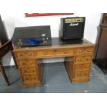 Leather topped multi drawer early Edwardian desk