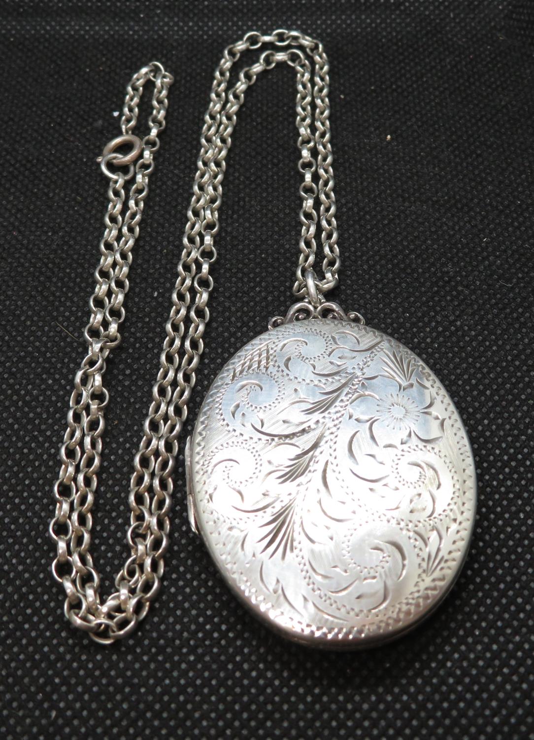 Vintage silver locket on silver belcher link London 1975 34g