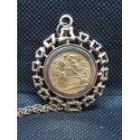 1896 full sovereign with 9ct mount and chain 21g total weight