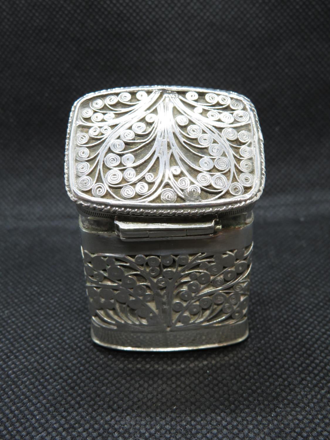 Dutch silver HM filigree snuff box 60g in weight - Image 3 of 4