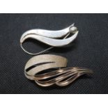 2x modernist silver brooches both HM 18g