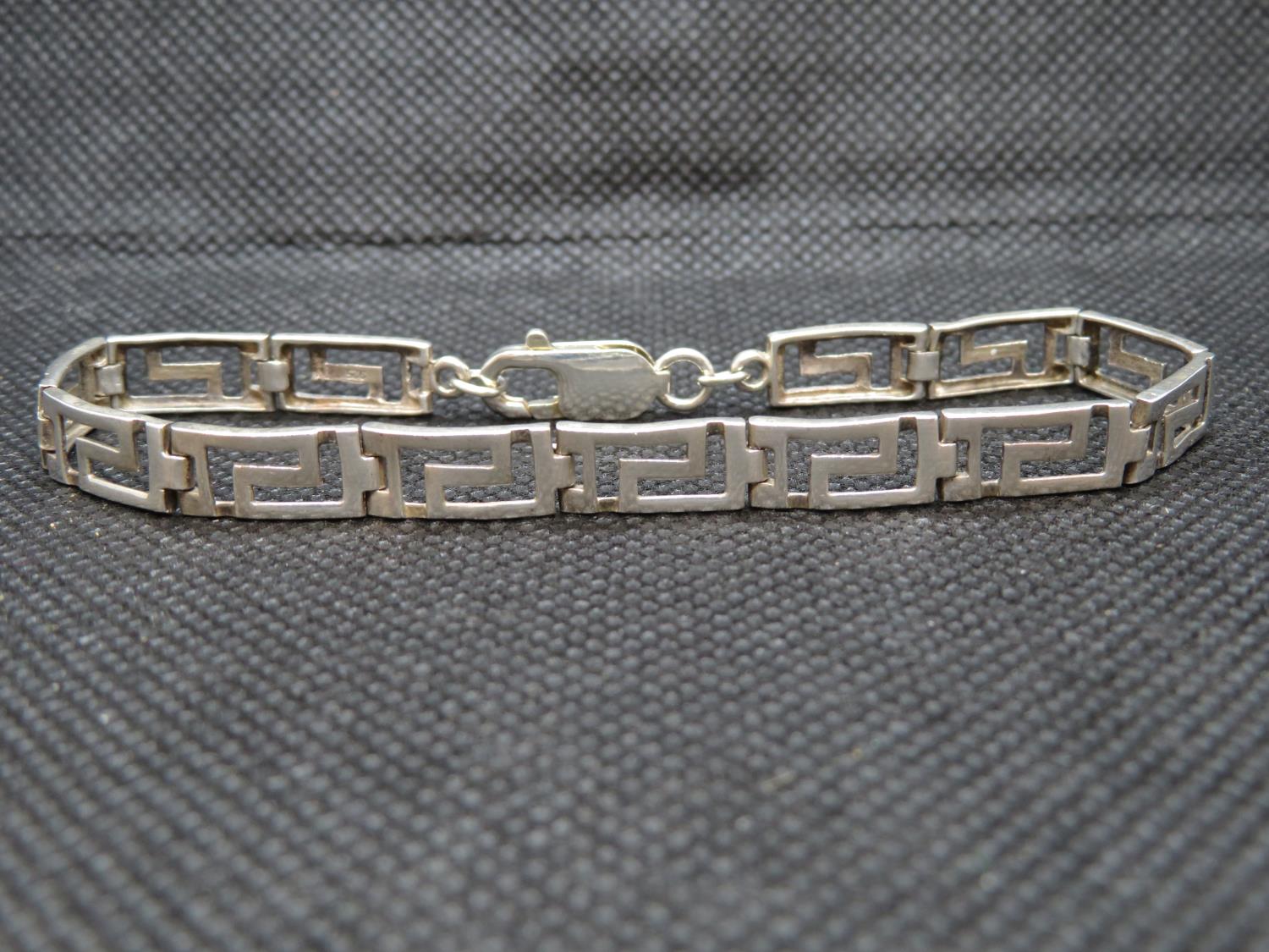 Silver Greek key pattern bracelet 8" 8.5g