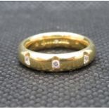 18ct gold and diamond heavy ring hand made 5.6g and .4ct diamond size G - high quality