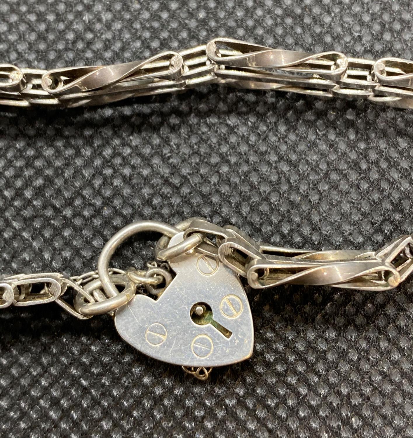 Vintage silver 3 bar gate bracelet with lock and cain 11.5g - Bild 2 aus 3