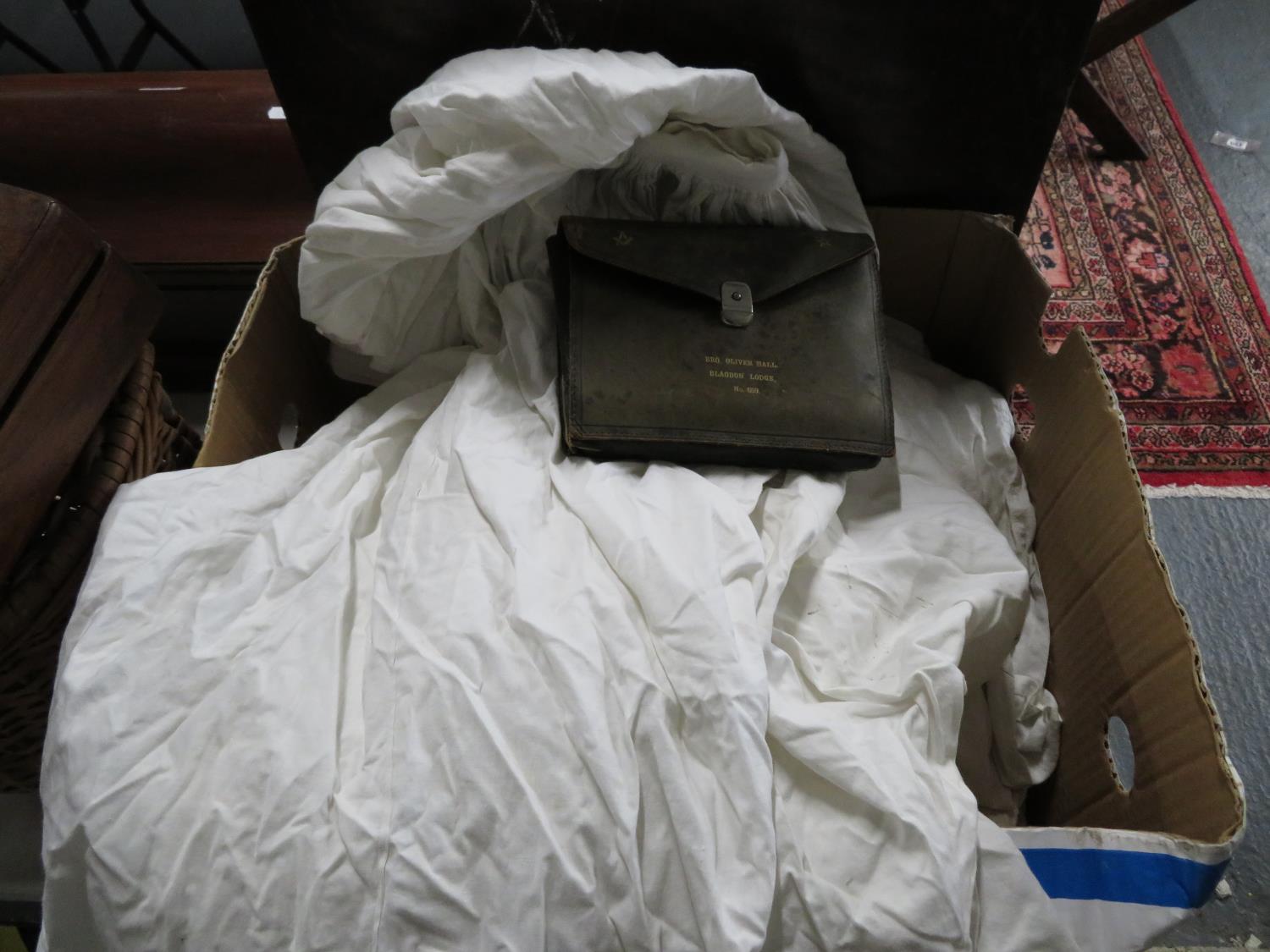Box of Masonic sashes, leather pouch from Blagdon lodge and box of multitude white Masonic robes - Bild 2 aus 3