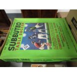 Subbuteo Club Edition with 9 teams - some damage - boxed