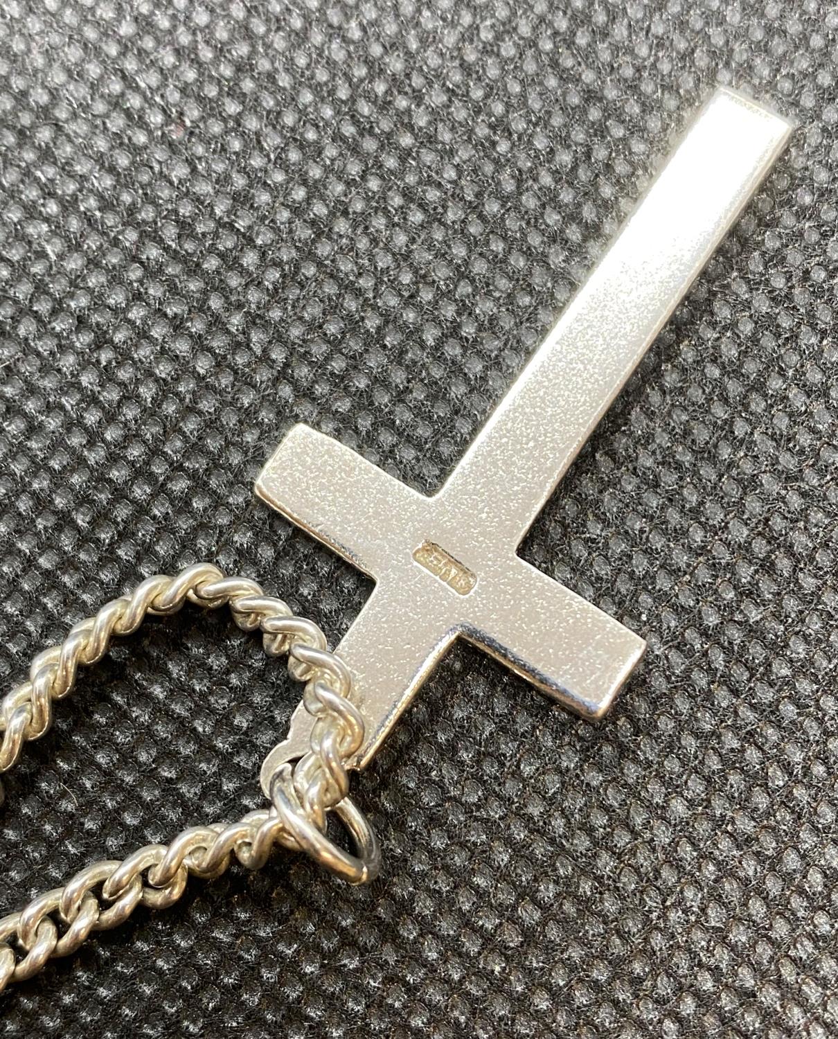 Vintage solid silver cross on 18" silver HM curb link chain 20g - Bild 3 aus 3