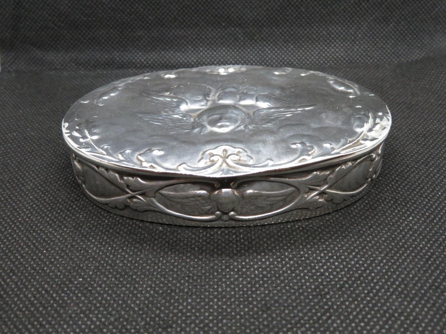 Silver table snuff box by William Comyns London 1904 83g