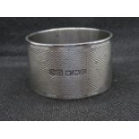 Heavy quality engine turned silver napkin ring with vacant Cartouch Garland and Grant Sheffiled 1963
