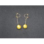 Set of yellow metal clip on earrings