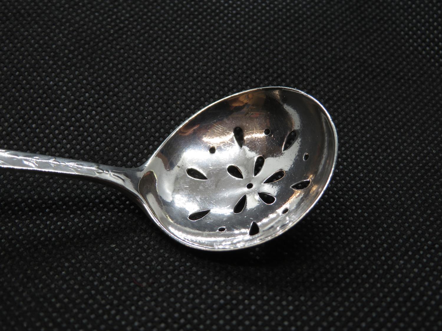 Antique silver sugar sifter spoon maker WS Savage and Co. Sheffield 1922 18.5g - Image 2 of 3