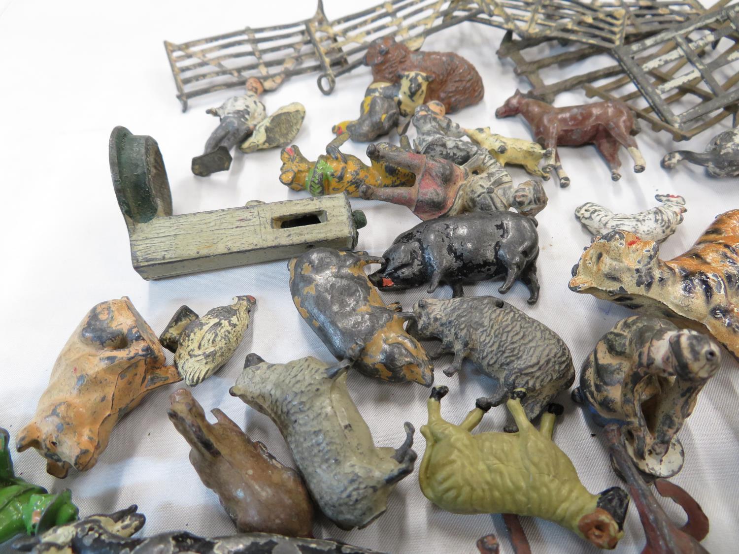 Collection of Early Britains lead farm animals and accessories - Bild 5 aus 5