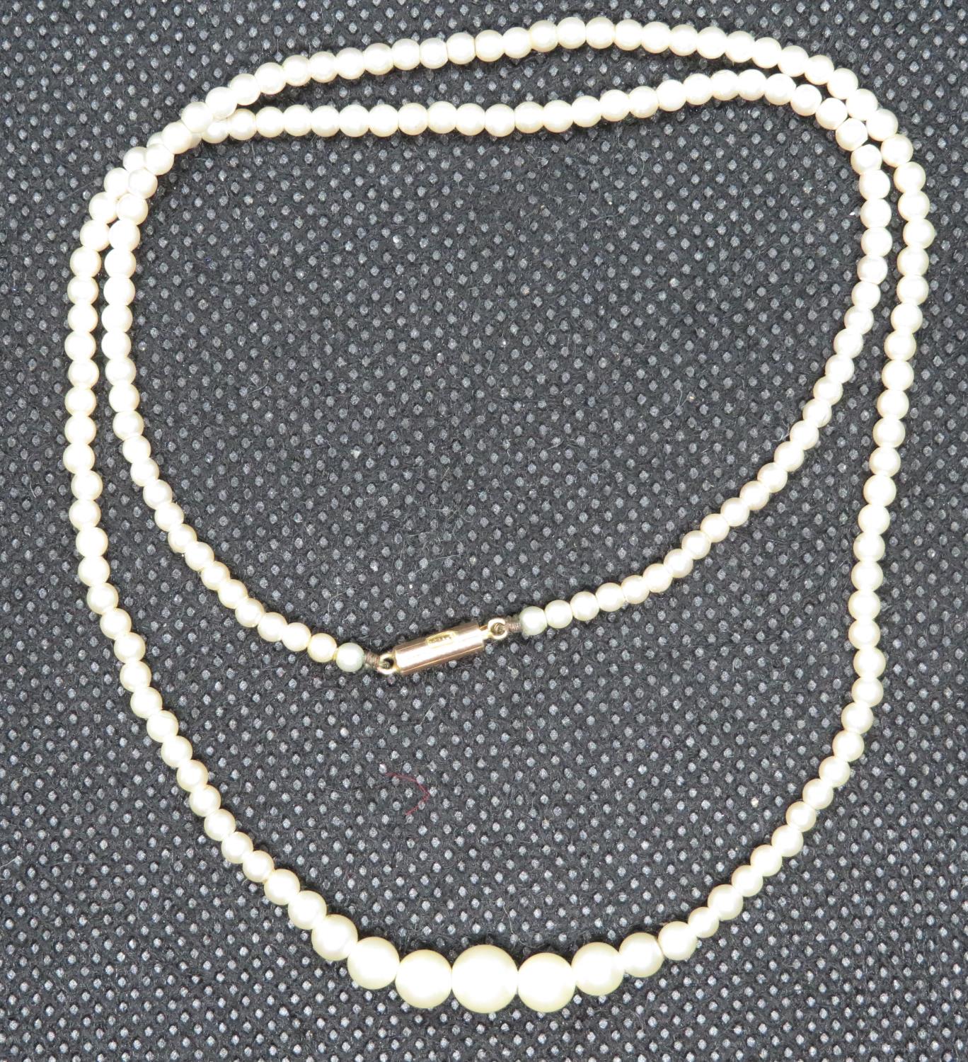 Pretty Victorian faux pearl necklace with 9ct rose gold fastener