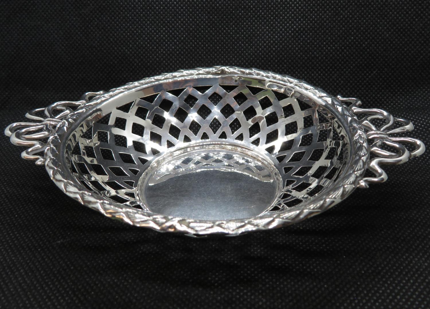 Antique silver sweetmeat dish London 1911 41g - Image 2 of 3